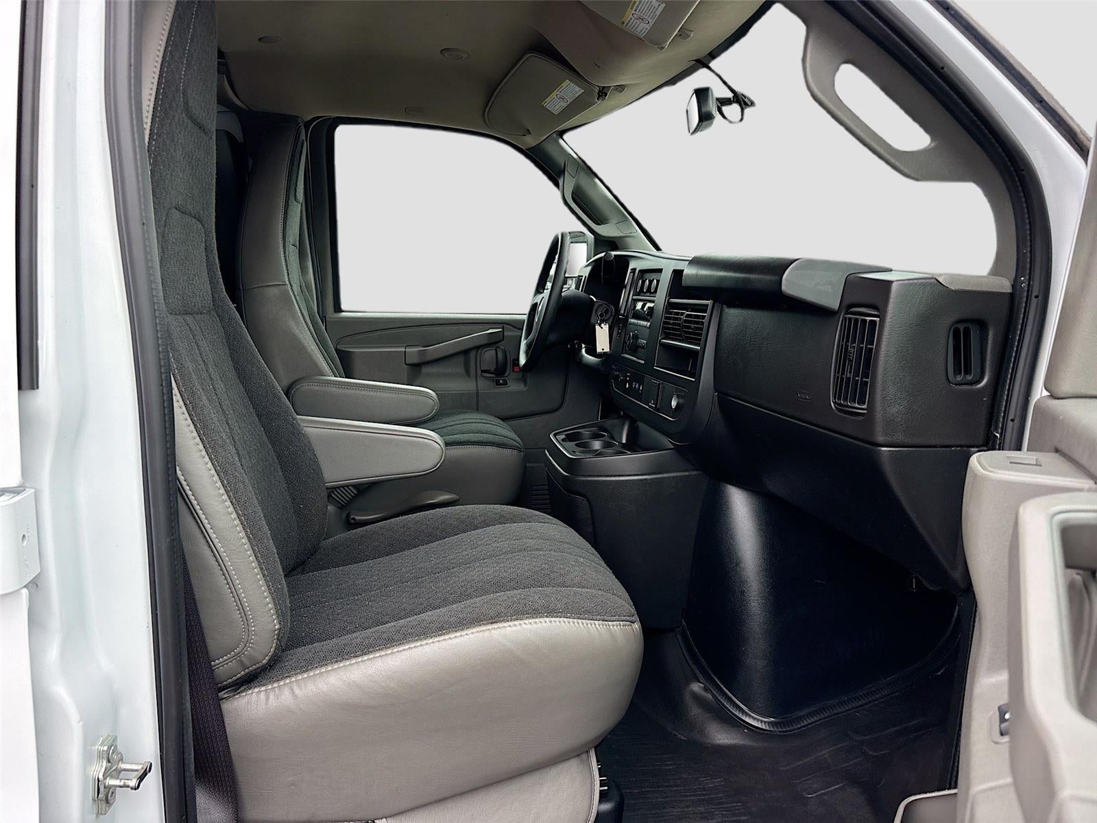 2024 Chevrolet Express Cargo Van RWD 2500 135"