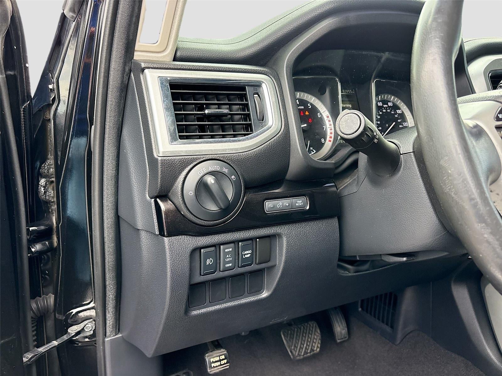 2017 Nissan Titan SV