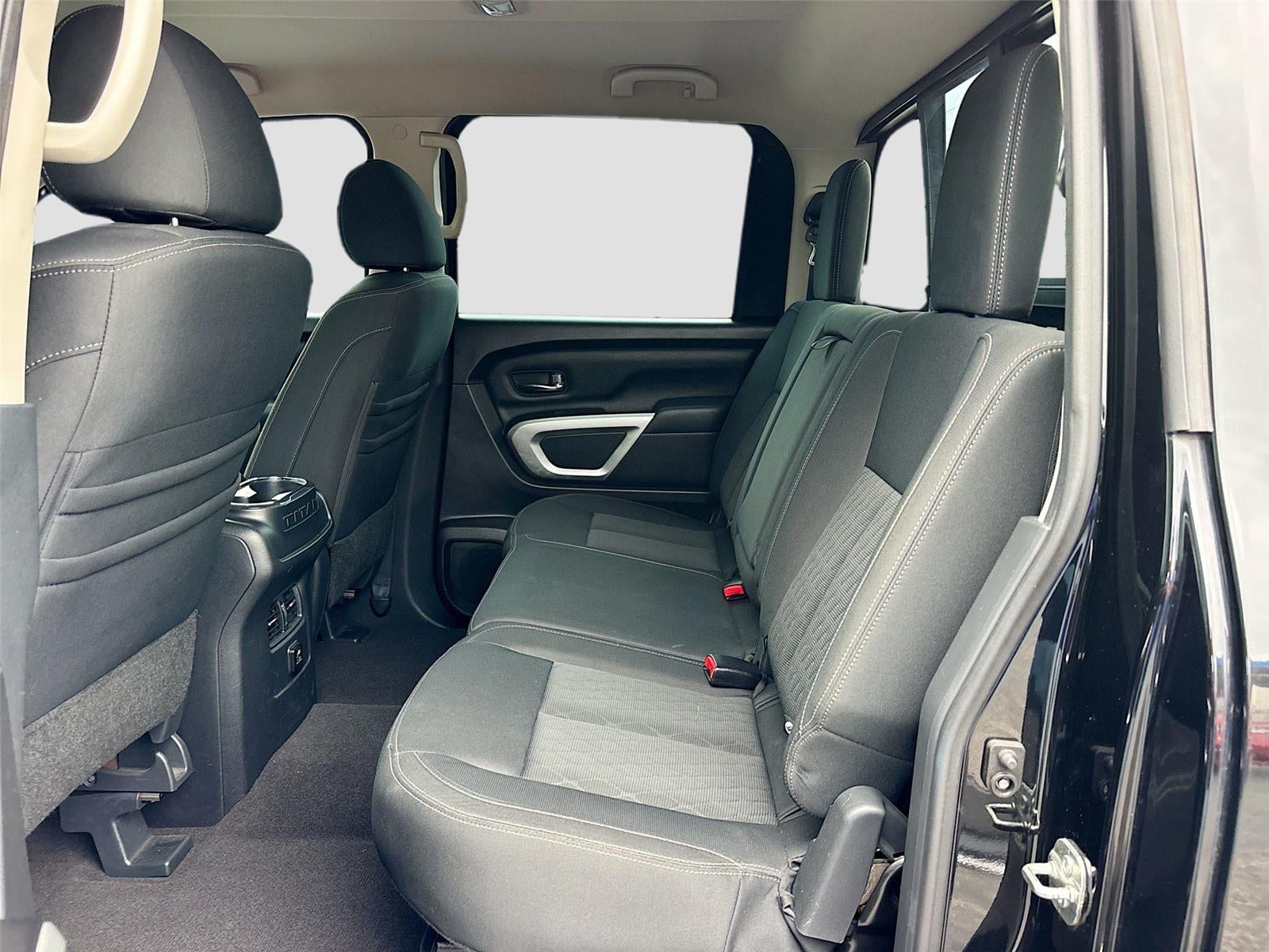 2017 Nissan Titan SV