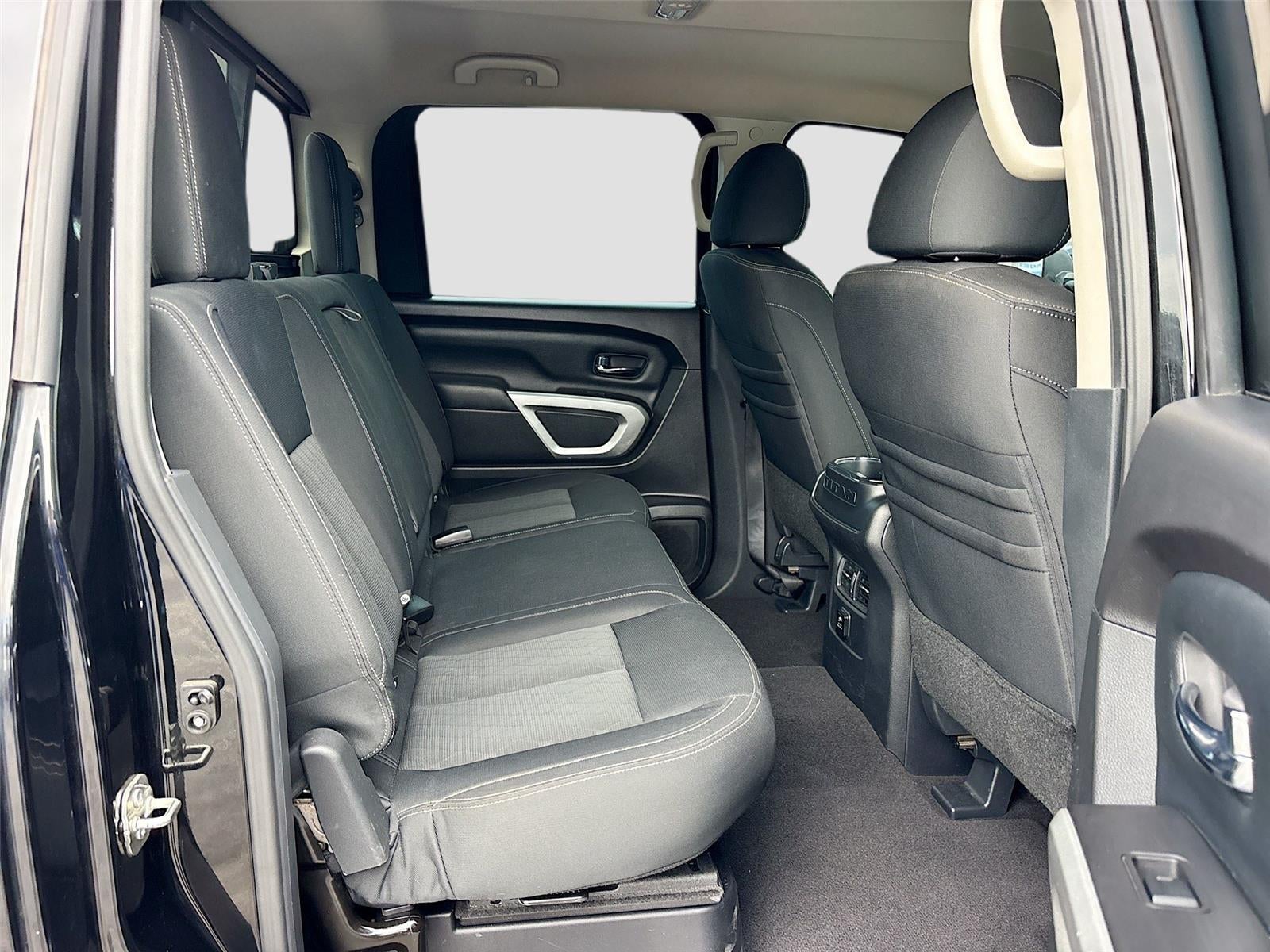 2017 Nissan Titan SV