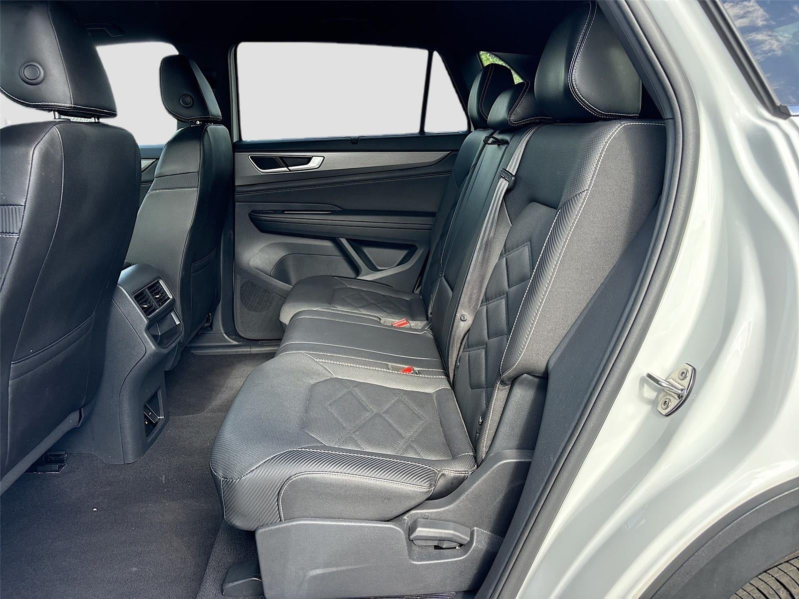 2025 Volkswagen Atlas Cross Sport 2.0T SE w/Technology