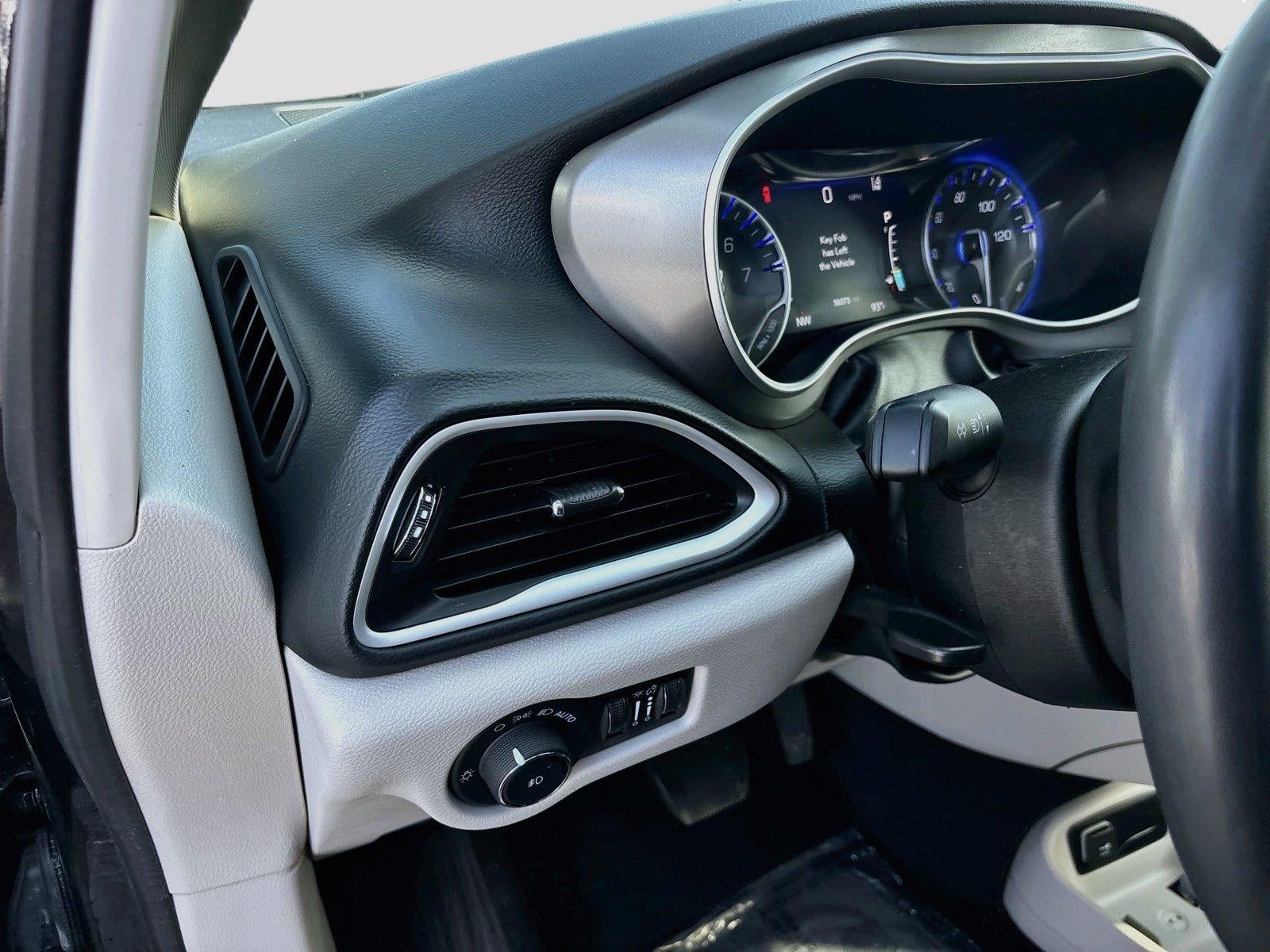 2023 Chrysler Pacifica Touring L