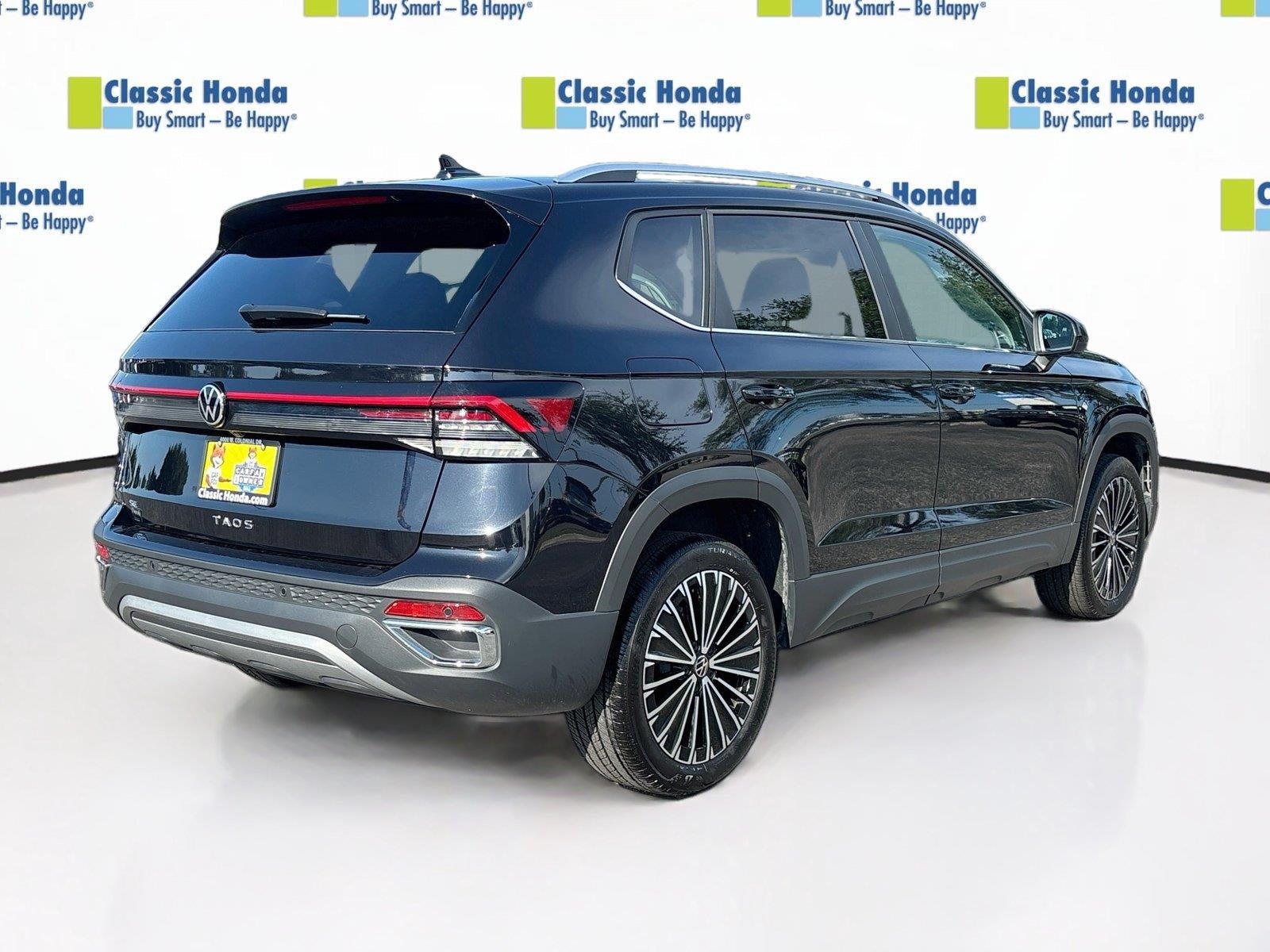 2026 Volkswagen Taos SE