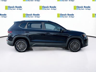 2026 Volkswagen Taos SE