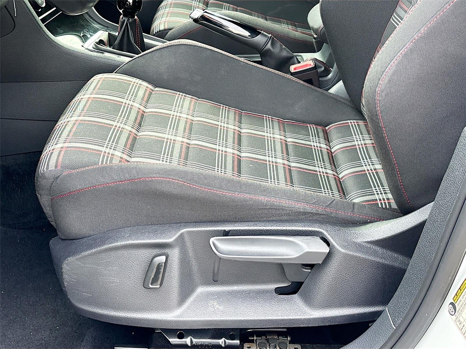 2020 Volkswagen Golf GTI S