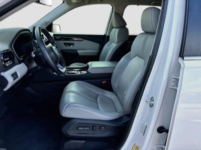2023 Honda Pilot EX-L w/Rear Captain's Chairs