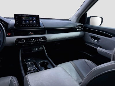 2023 Honda Pilot EX-L w/Rear Captain's Chairs
