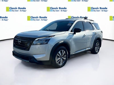 2022 Nissan Pathfinder SL