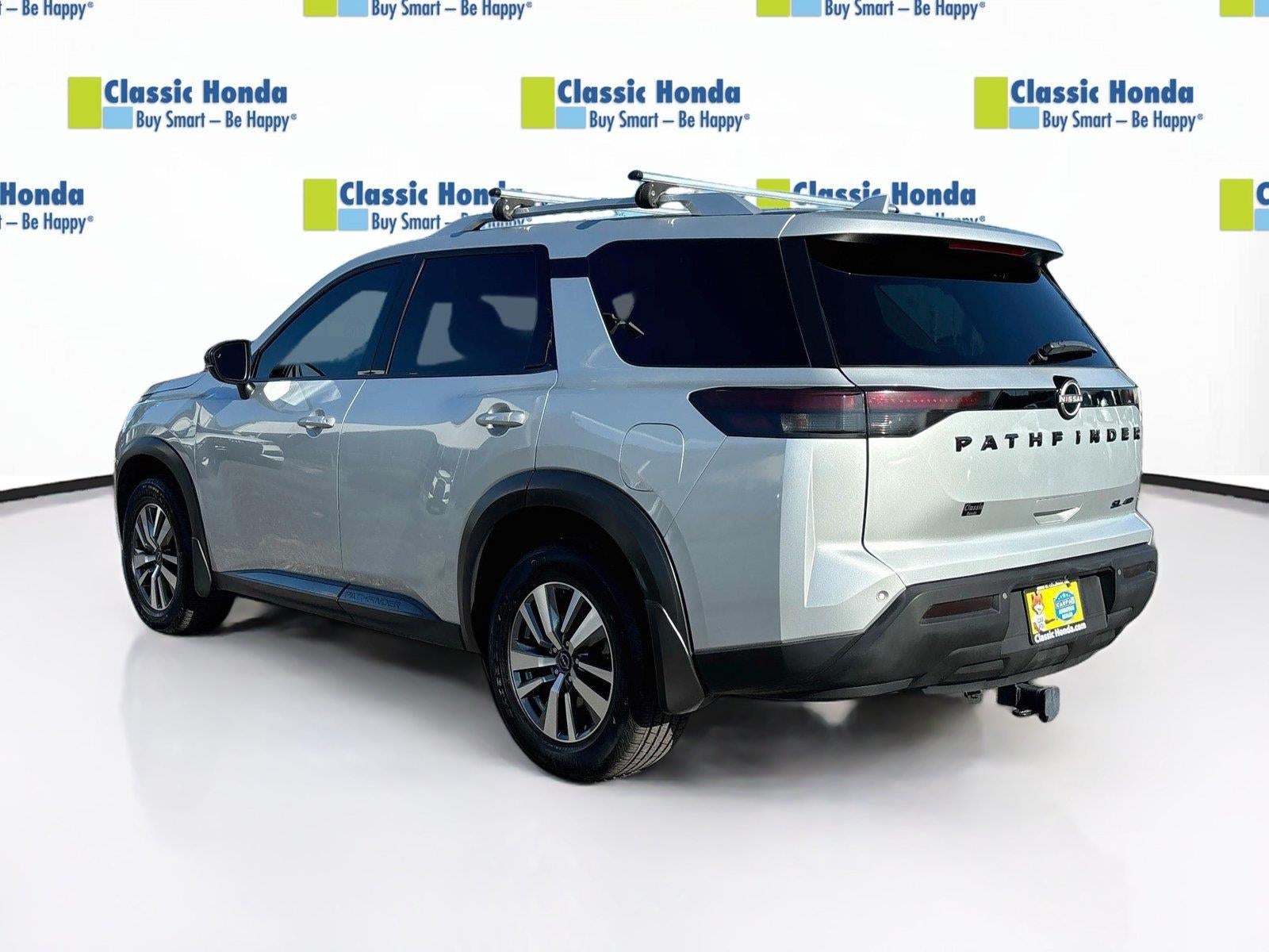 2022 Nissan Pathfinder SL