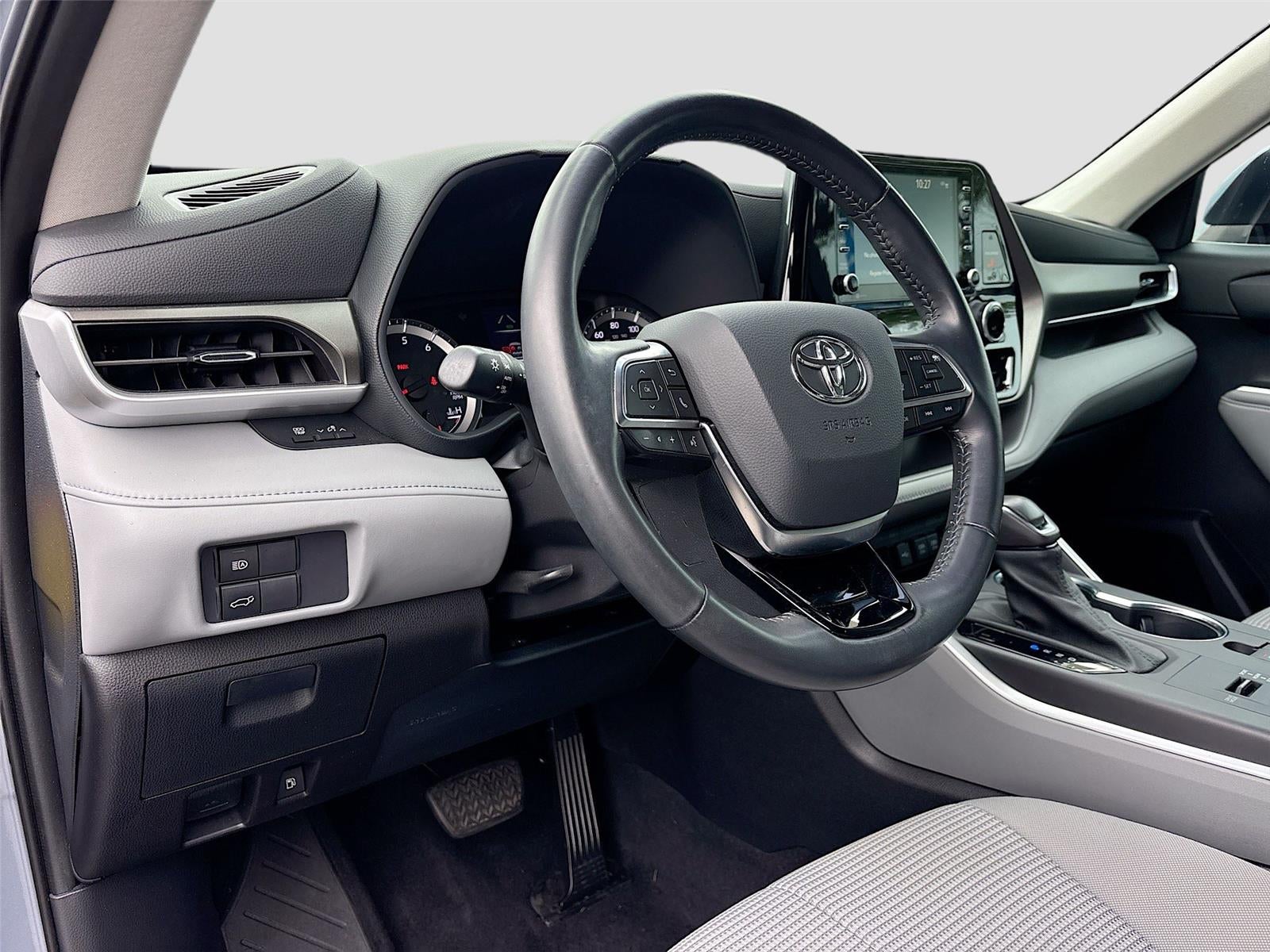 2021 Toyota Highlander LE