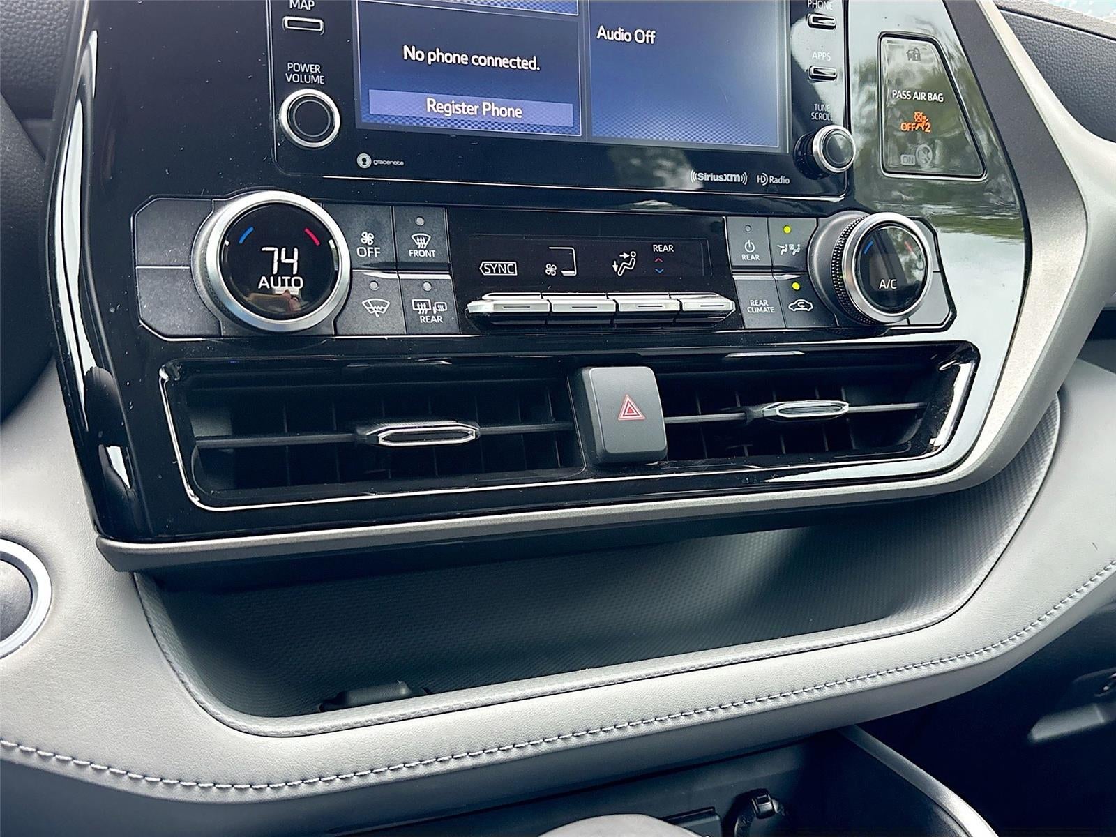 2021 Toyota Highlander LE