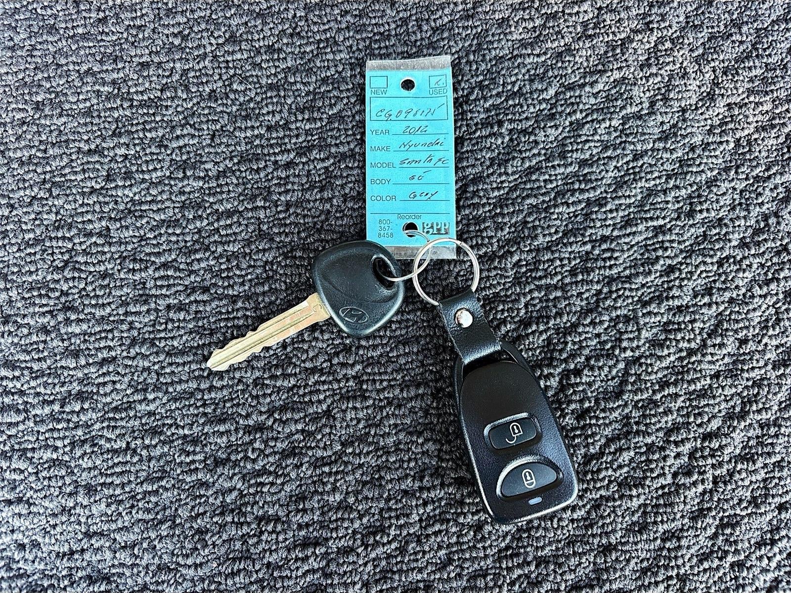 2012 Hyundai SANTA FE SE