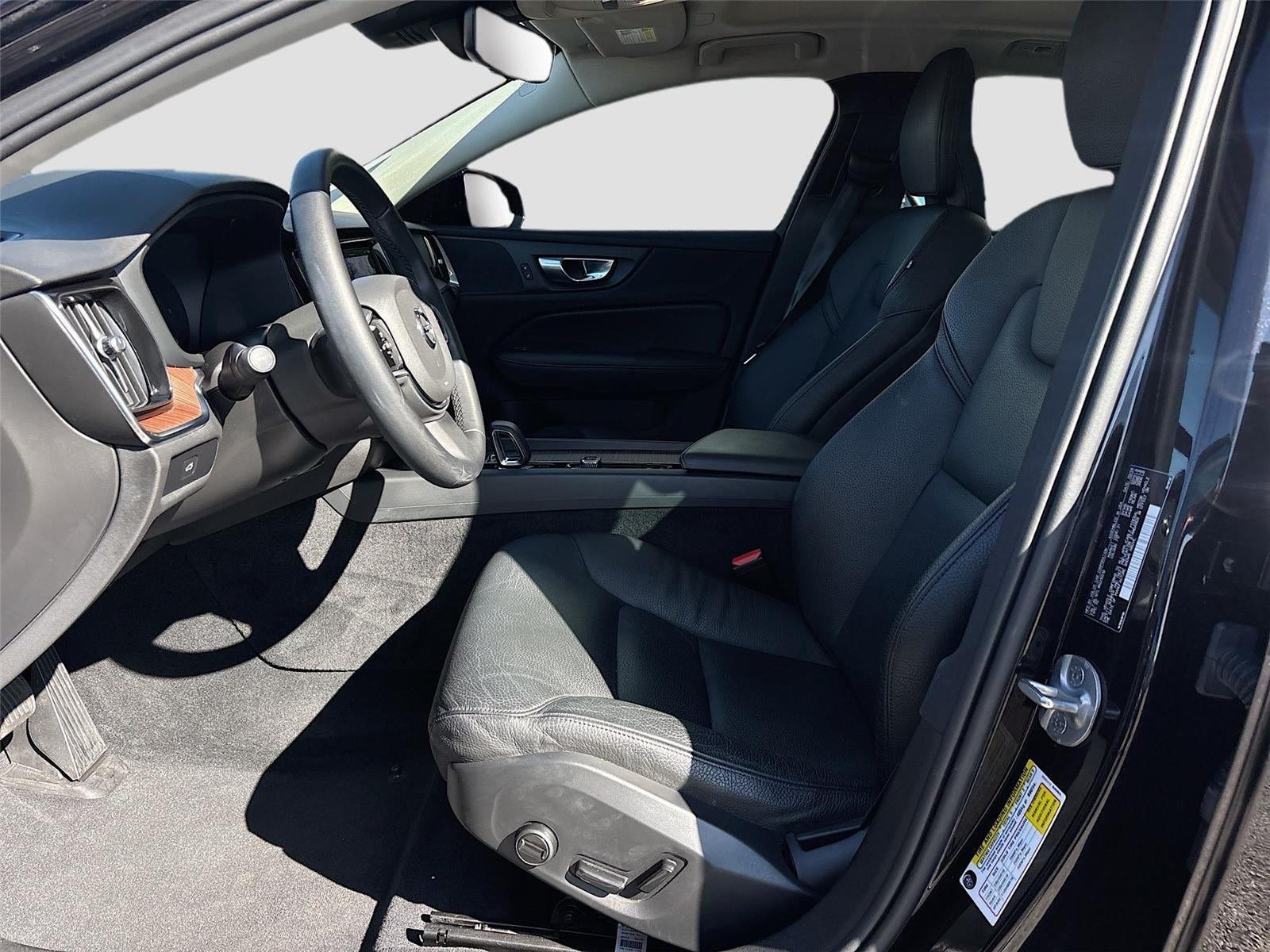 2024 Volvo S60 Plus Dark Theme