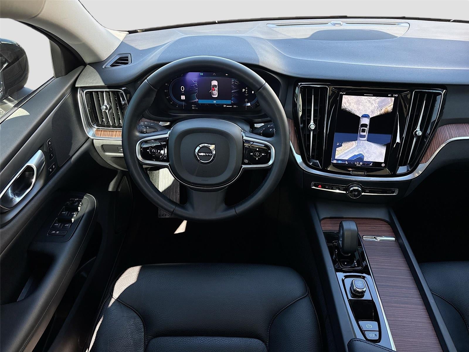 2024 Volvo S60 Plus Dark Theme