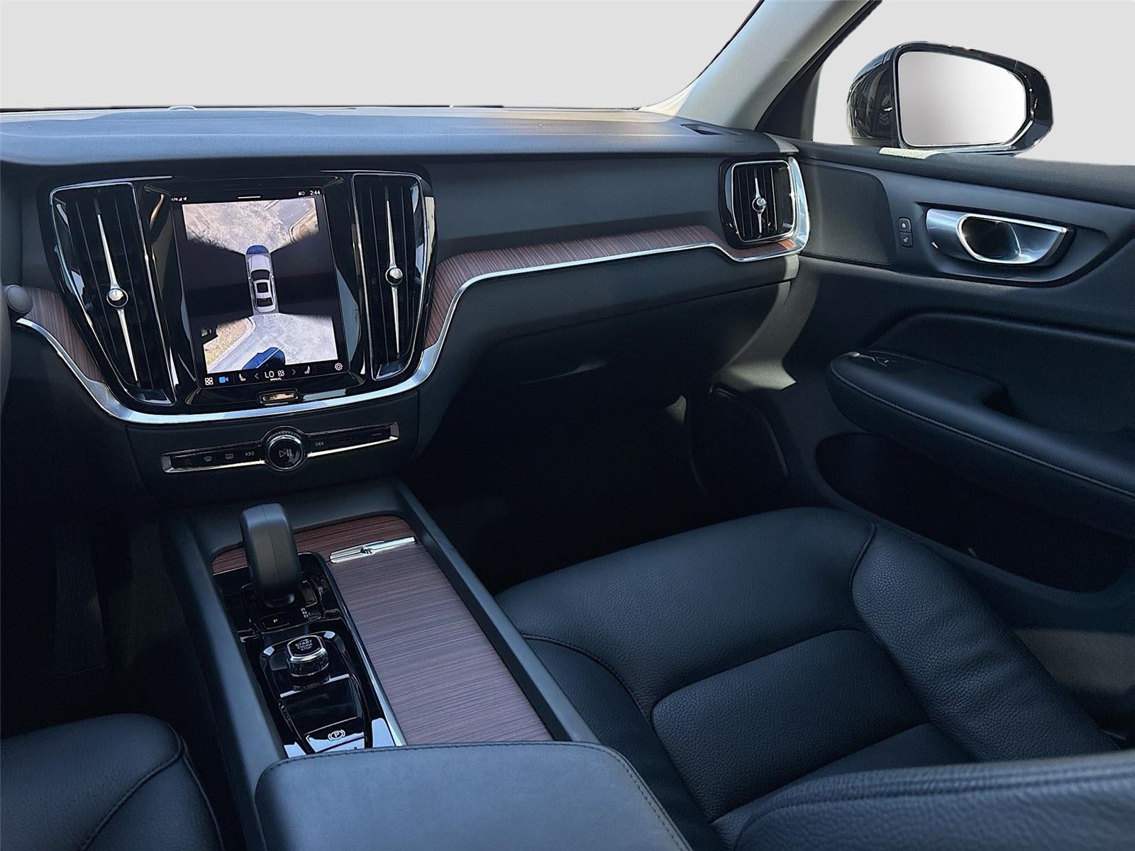 2024 Volvo S60 Plus Dark Theme