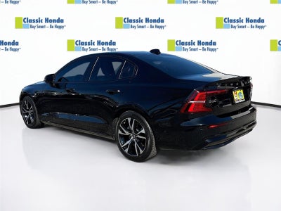 2024 Volvo S60 Plus Dark Theme