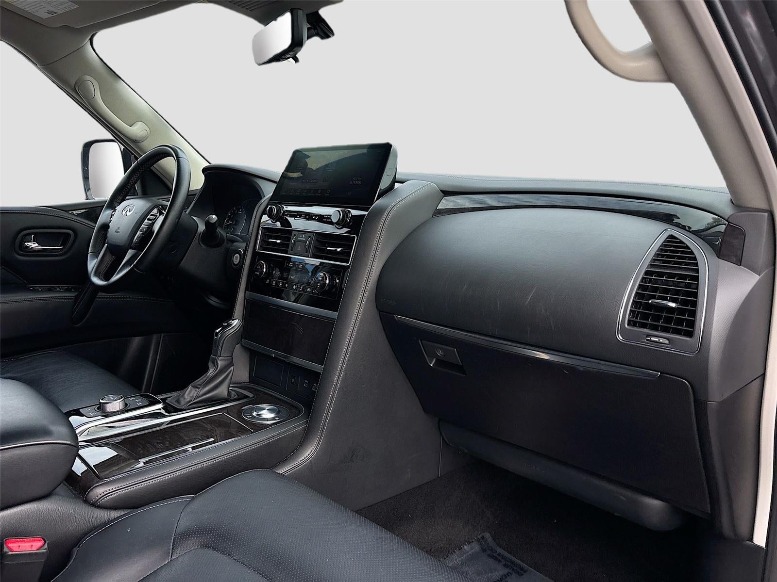 2024 INFINITI QX80 LUXE