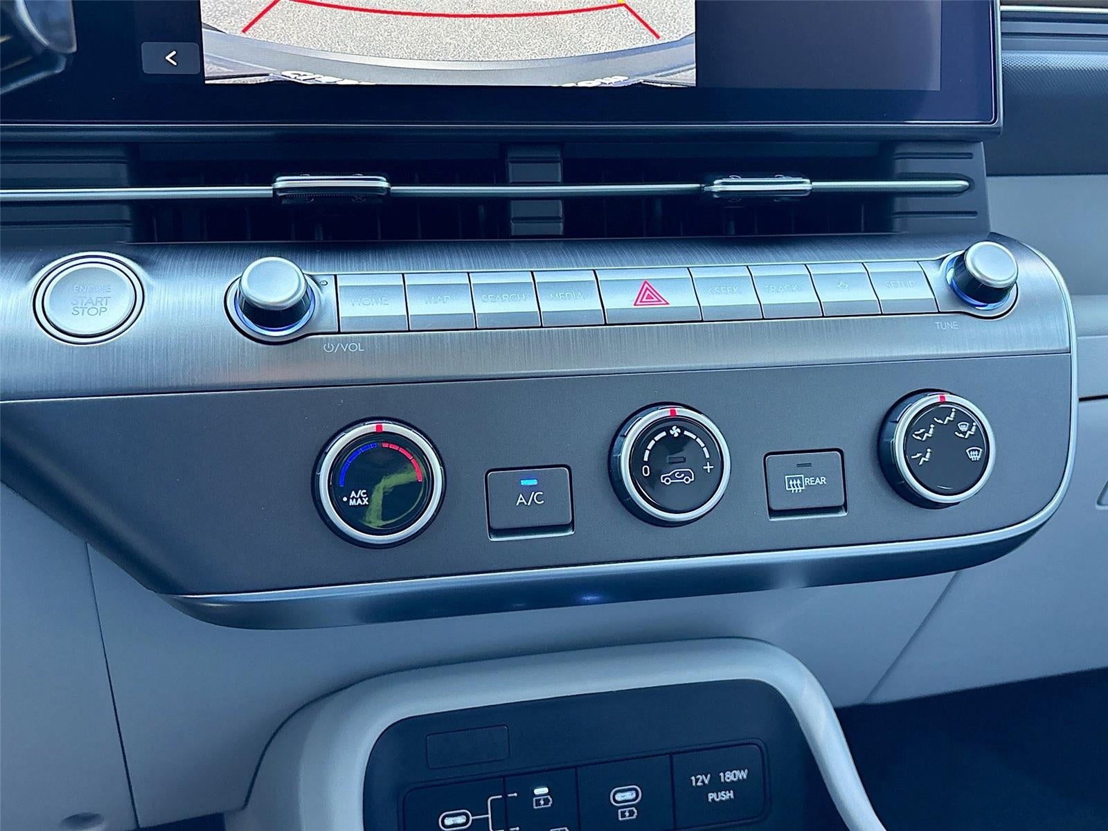 2025 Hyundai KONA SE