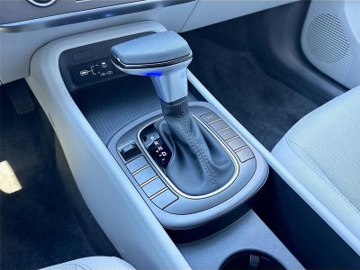 2025 Hyundai KONA SE