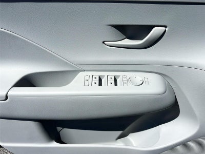 2025 Hyundai KONA SE