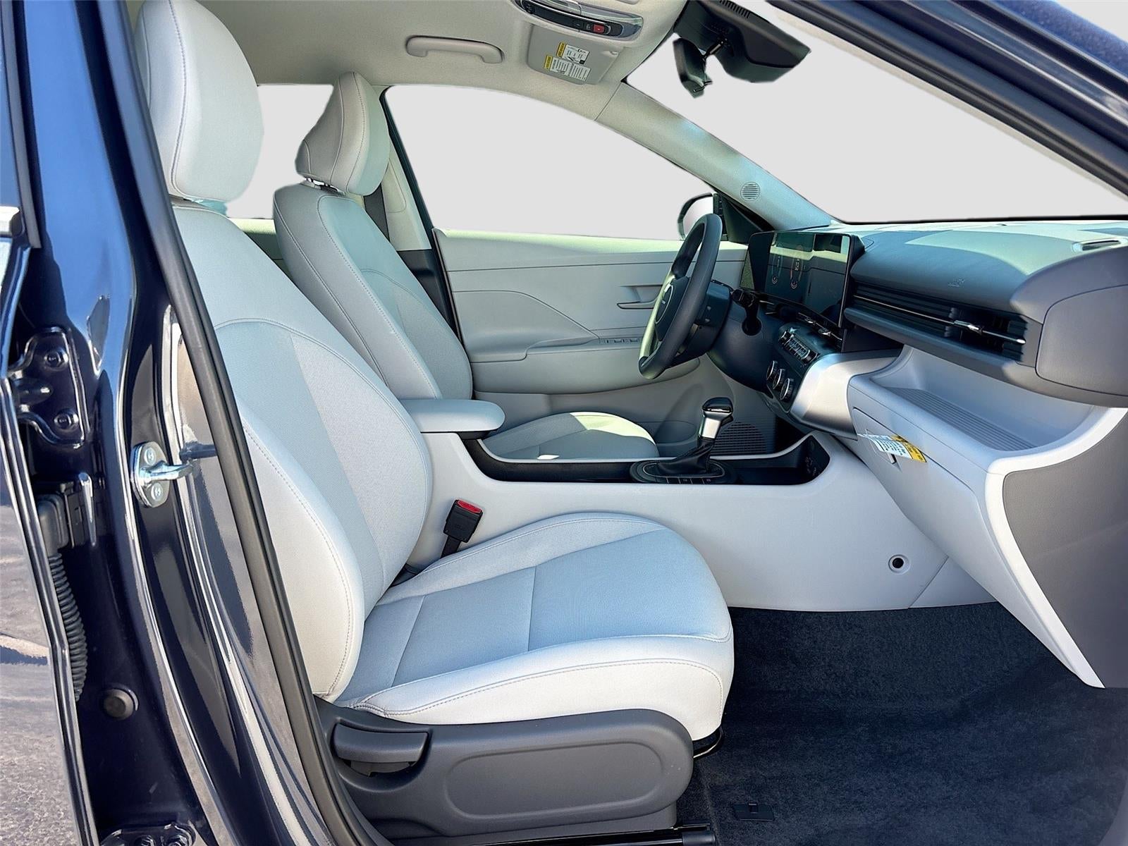 2025 Hyundai KONA SE