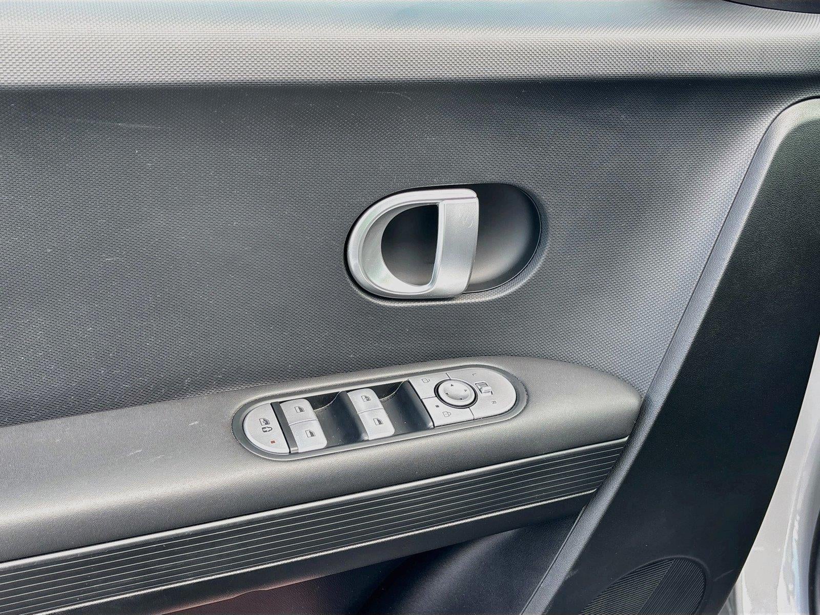 2024 Hyundai IONIQ 5 SE