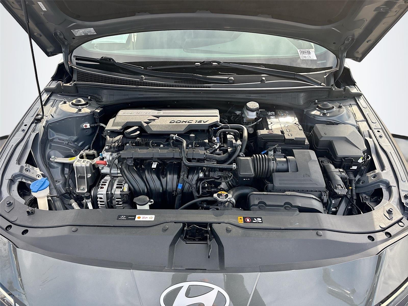 2024 Hyundai ELANTRA SE