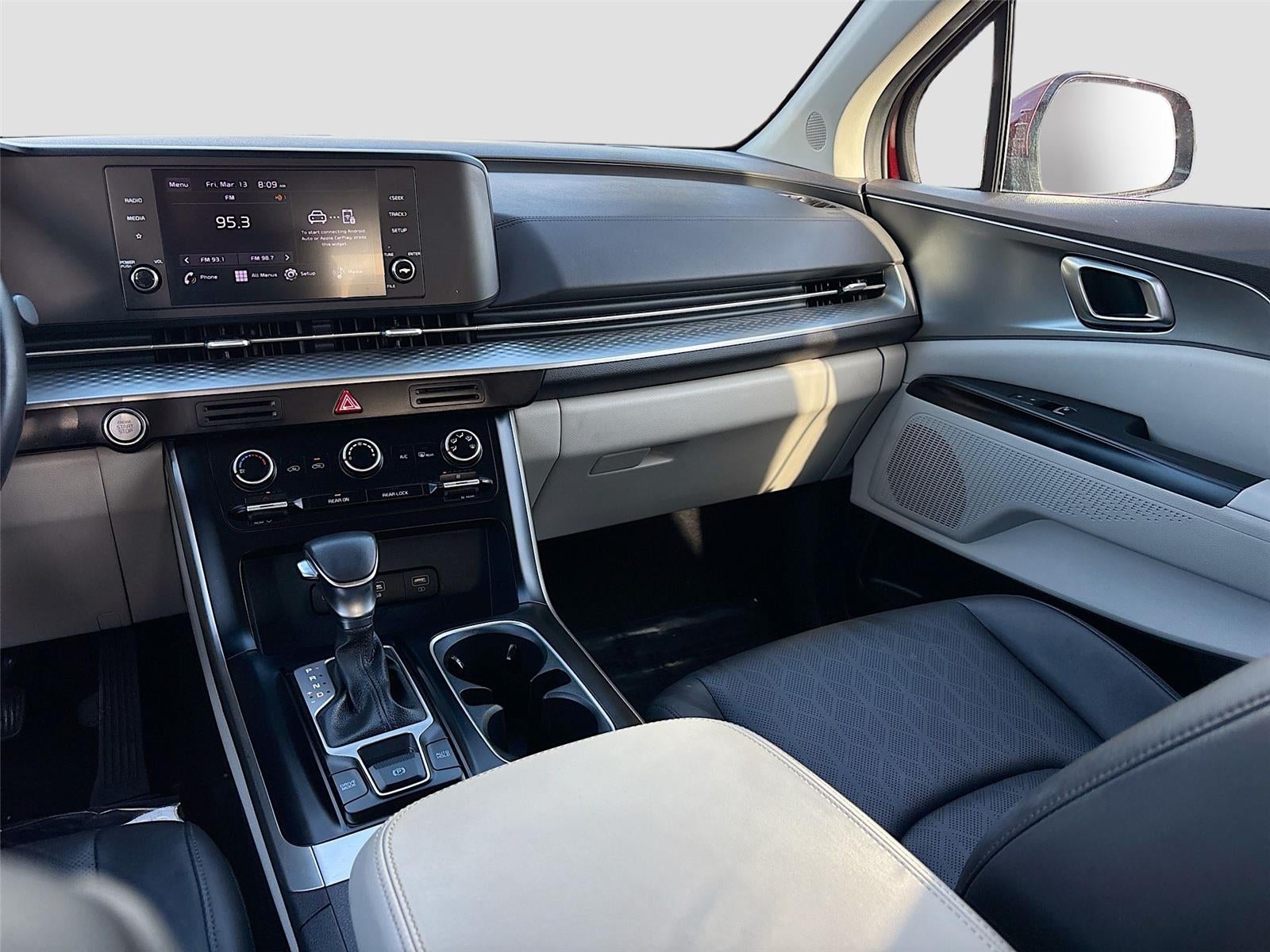 2024 Kia Carnival LX