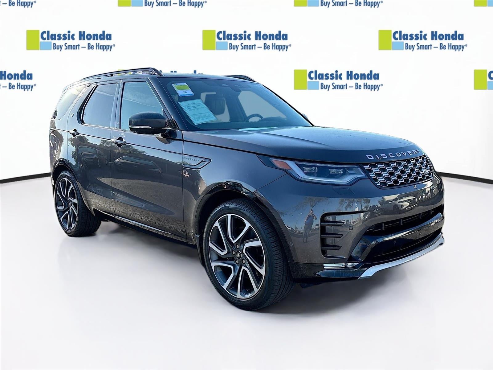 2024 Land Rover Discovery Metropolitan Edition
