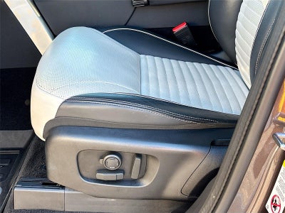 2024 Land Rover Discovery Metropolitan Edition