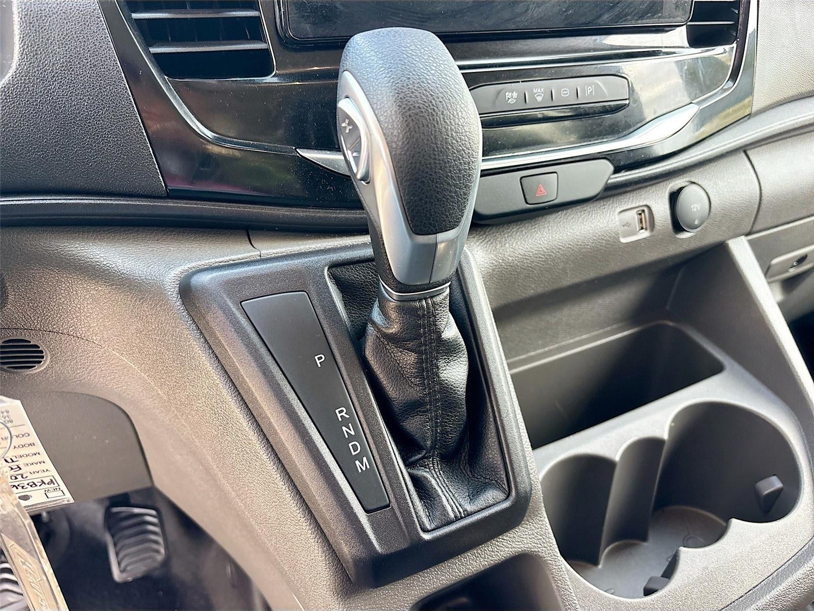 2023 Ford Transit Passenger Wagon XLT