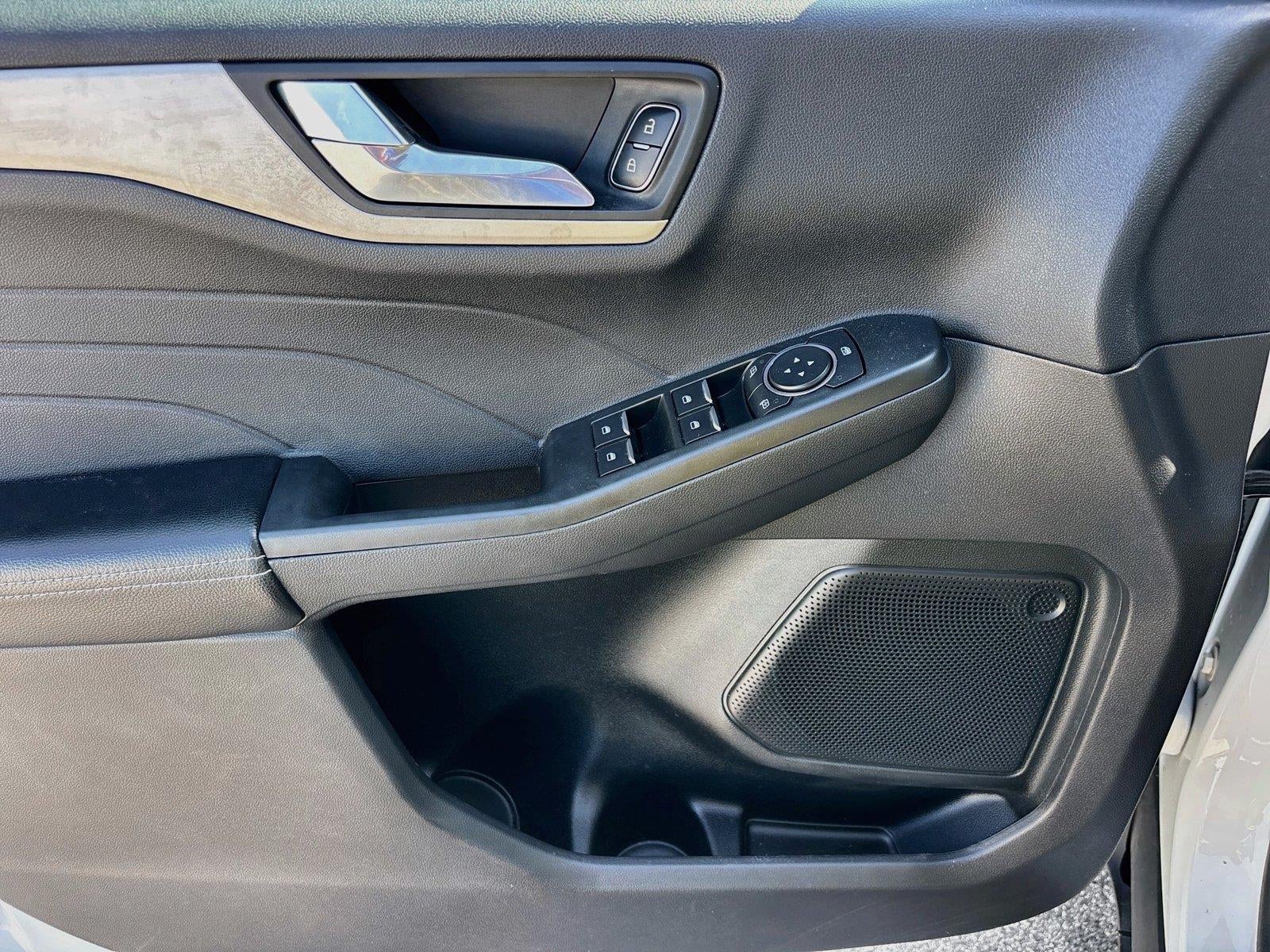 2021 Ford Escape SE