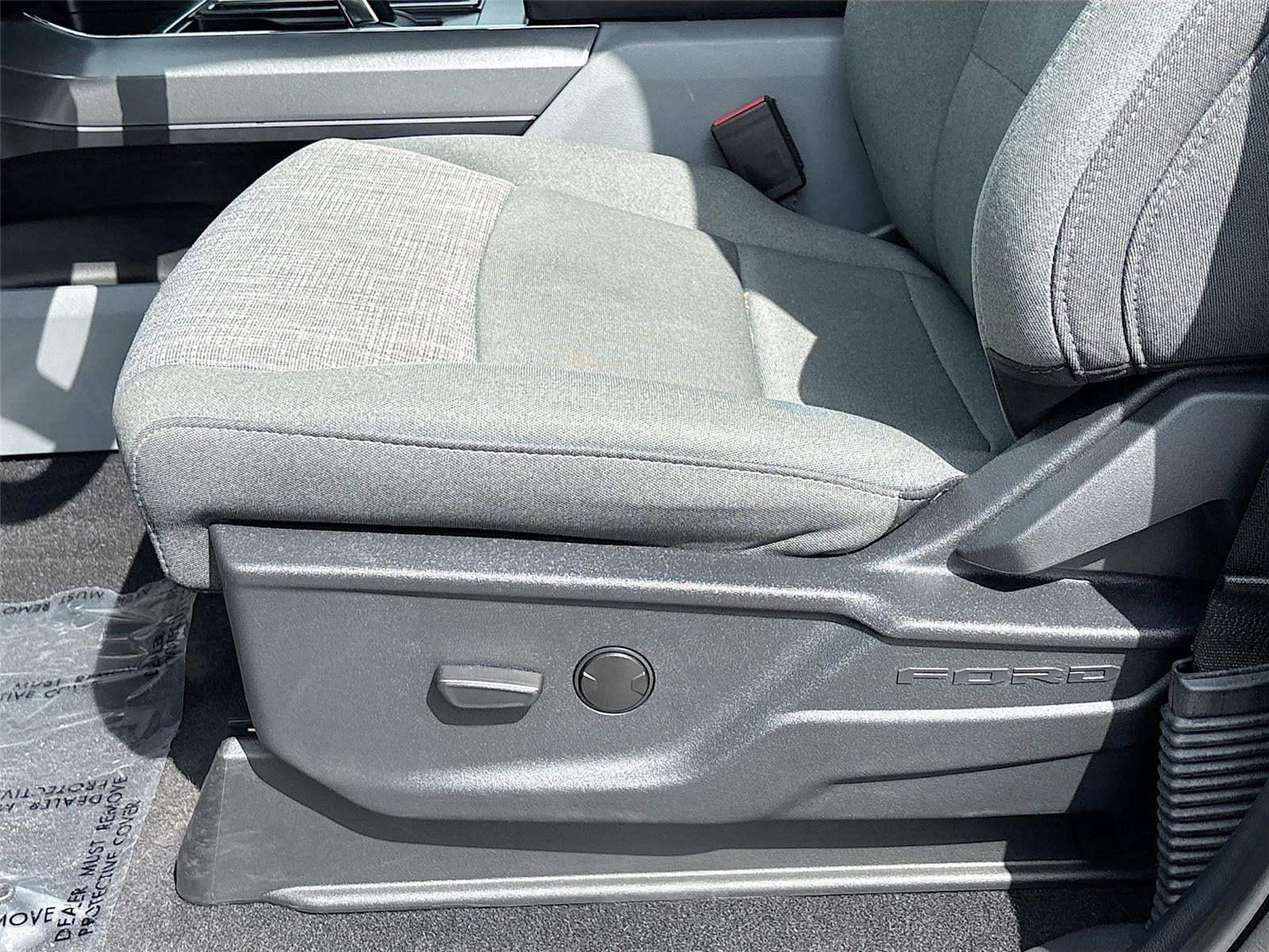 2023 Ford F-150 Lightning XLT