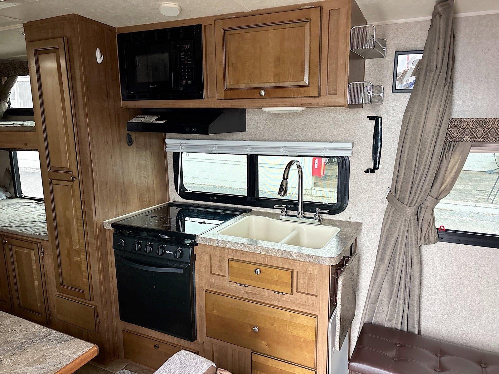 2016 Forest River Flagstaff Micro Lite 23Fb Base