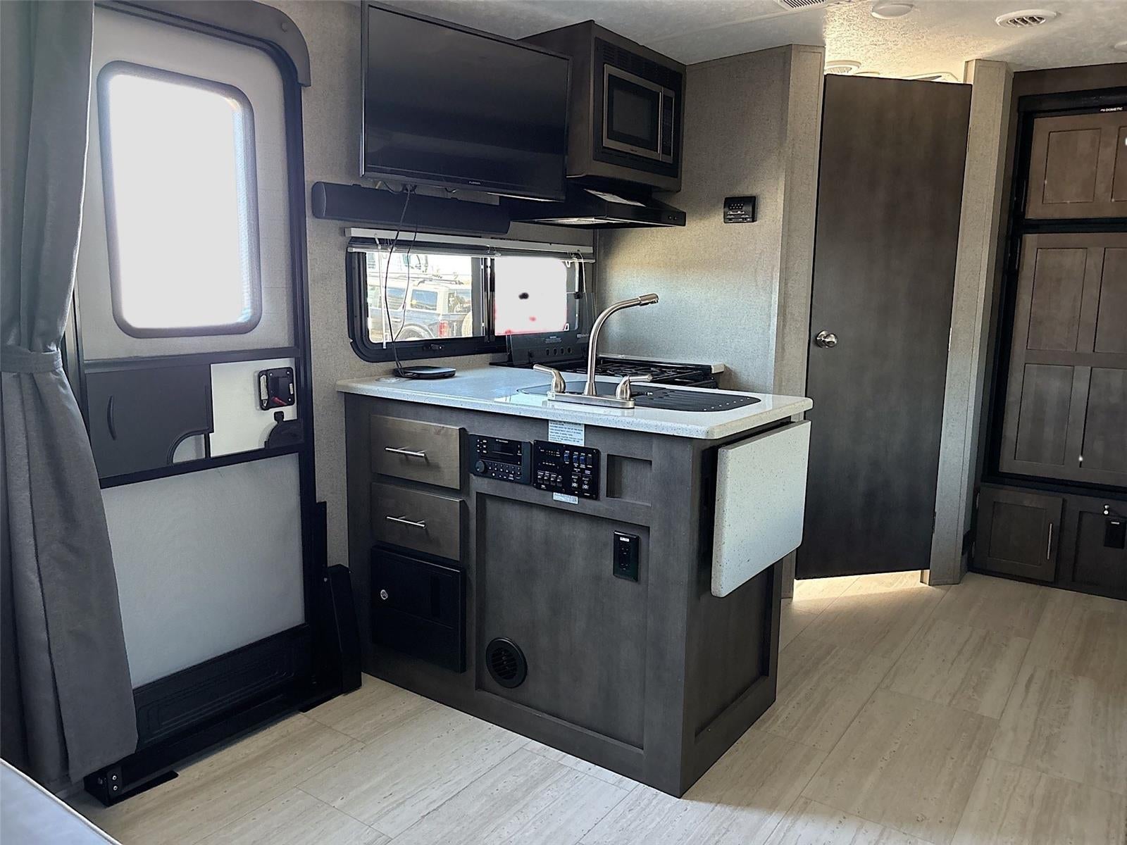 2020 ROCKWOOD TV Base