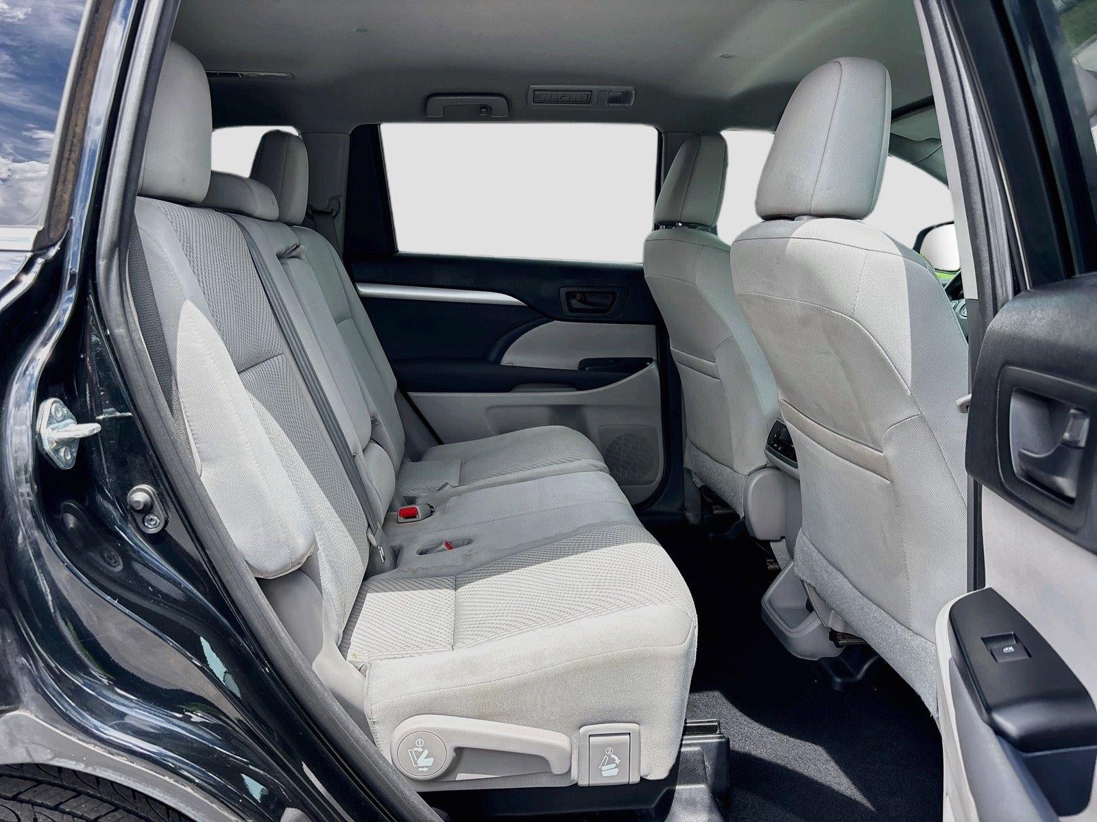 2015 Toyota Highlander LE