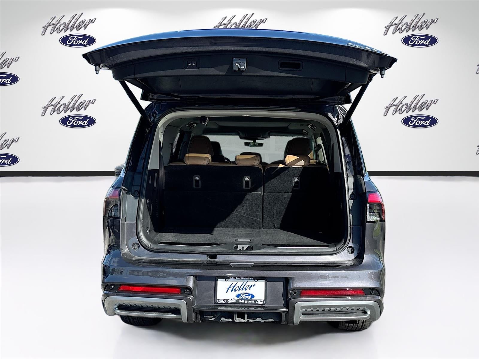 2025 INFINITI QX80 LUXE