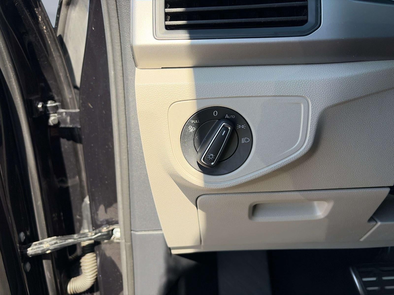 2021 Volkswagen Atlas 3.6L V6 SE w/Technology R-Line