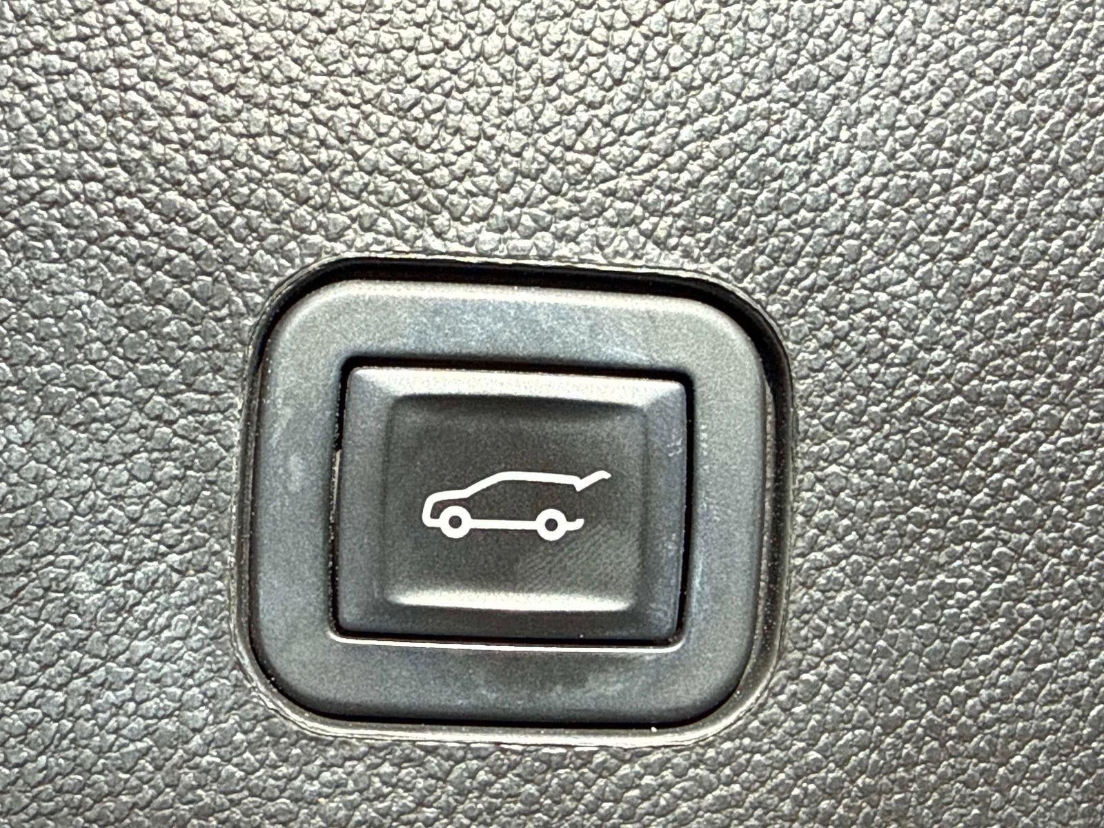 2016 Cadillac SRX Performance Collection