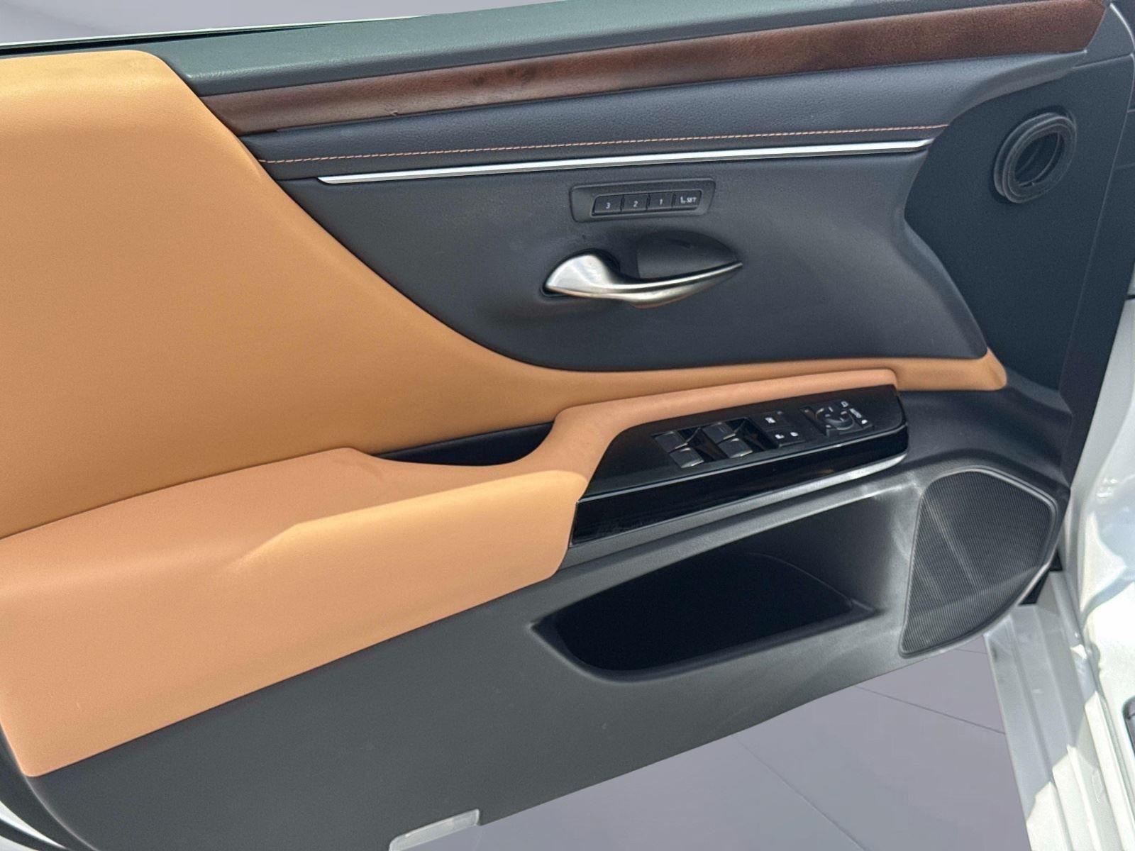 2025 Lexus ES ES 300h Luxury