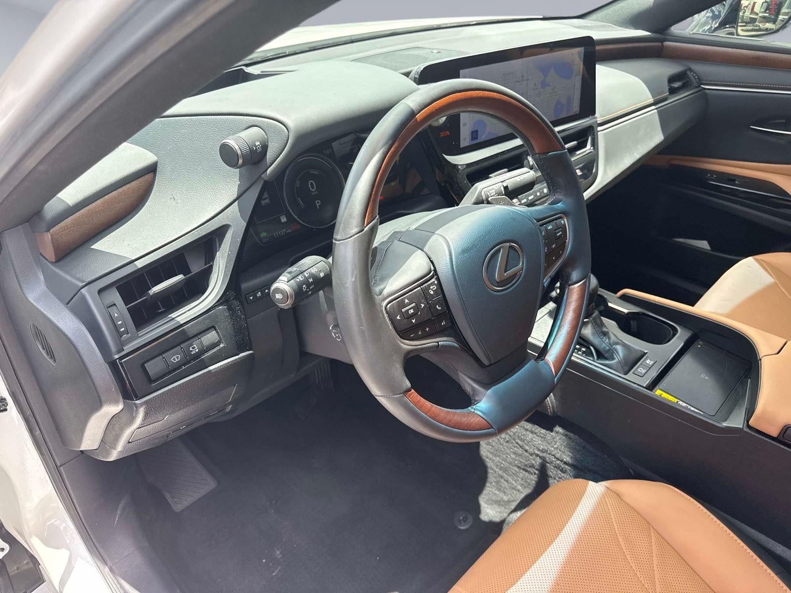 2025 Lexus ES ES 300h Luxury