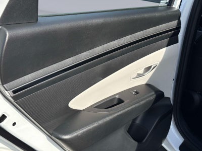 2022 Hyundai TUCSON SE