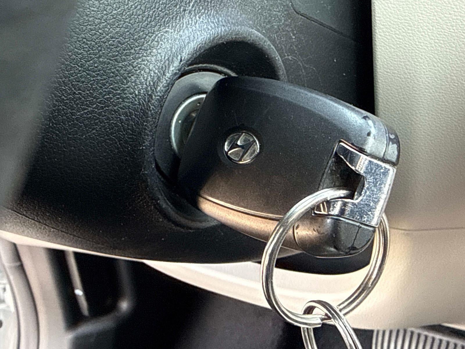 2022 Hyundai TUCSON SE