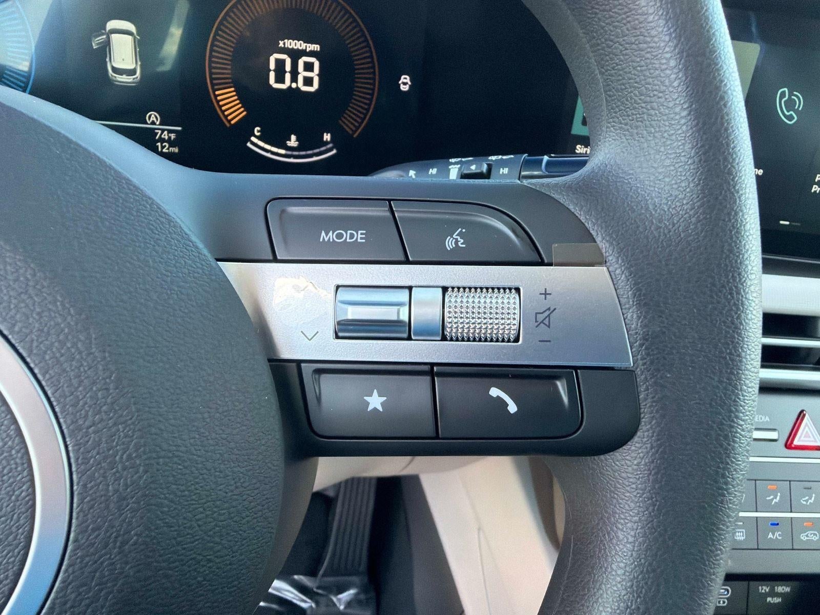 2026 Hyundai TUCSON SE FWD