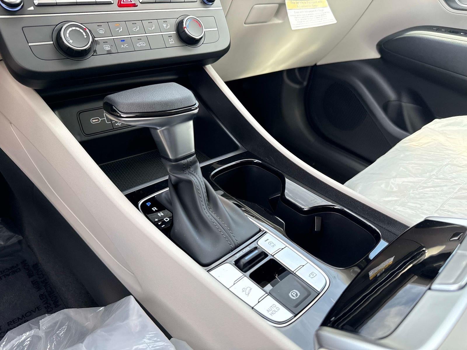 2026 Hyundai TUCSON SE FWD