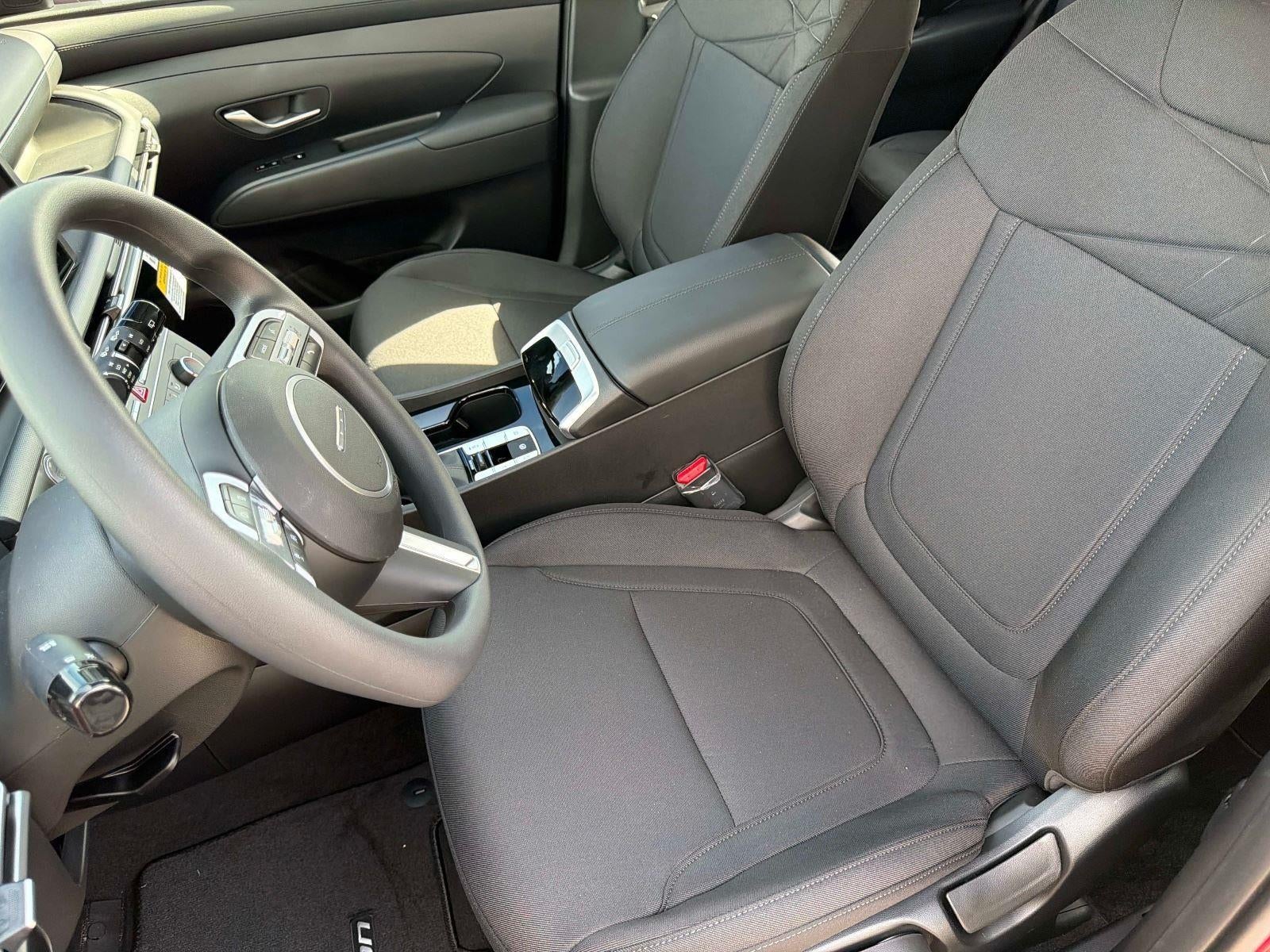 2026 Hyundai TUCSON SE FWD