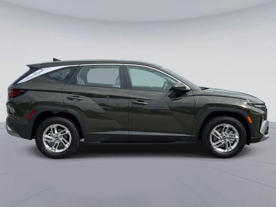 2026 Hyundai TUCSON SE FWD