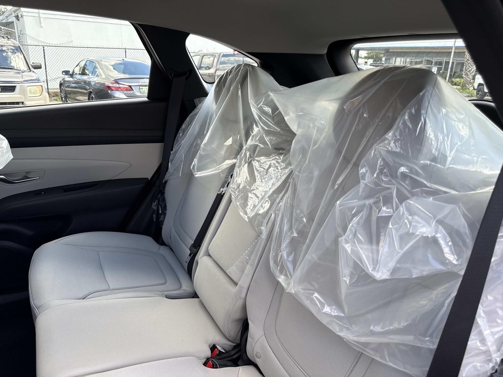 2026 Hyundai TUCSON SE FWD