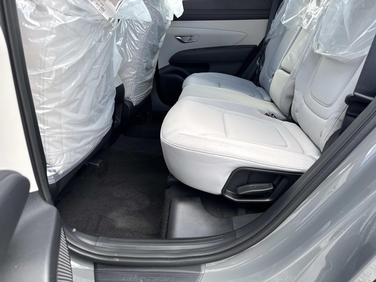 2026 Hyundai TUCSON SE FWD