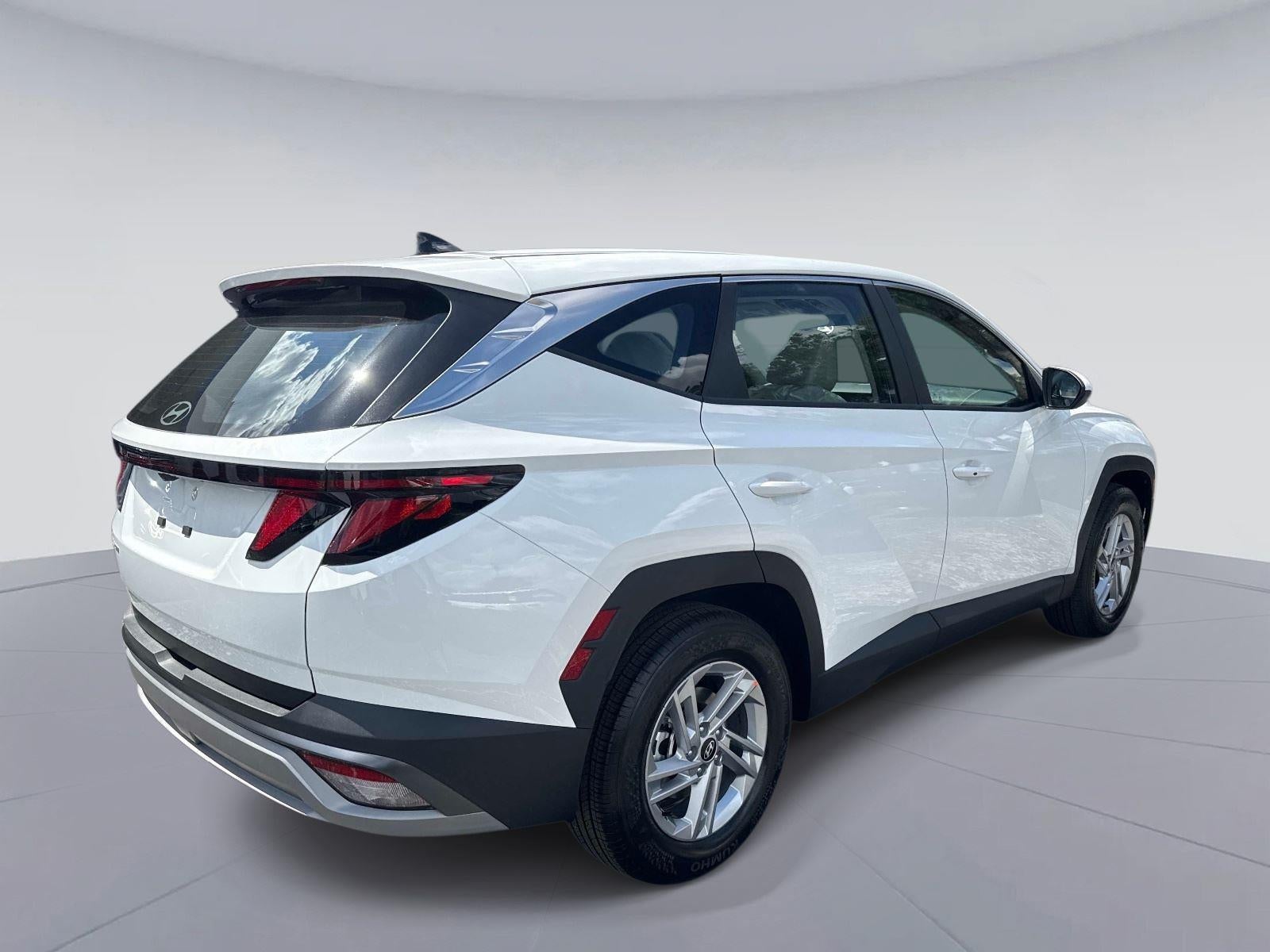 2026 Hyundai TUCSON SE FWD